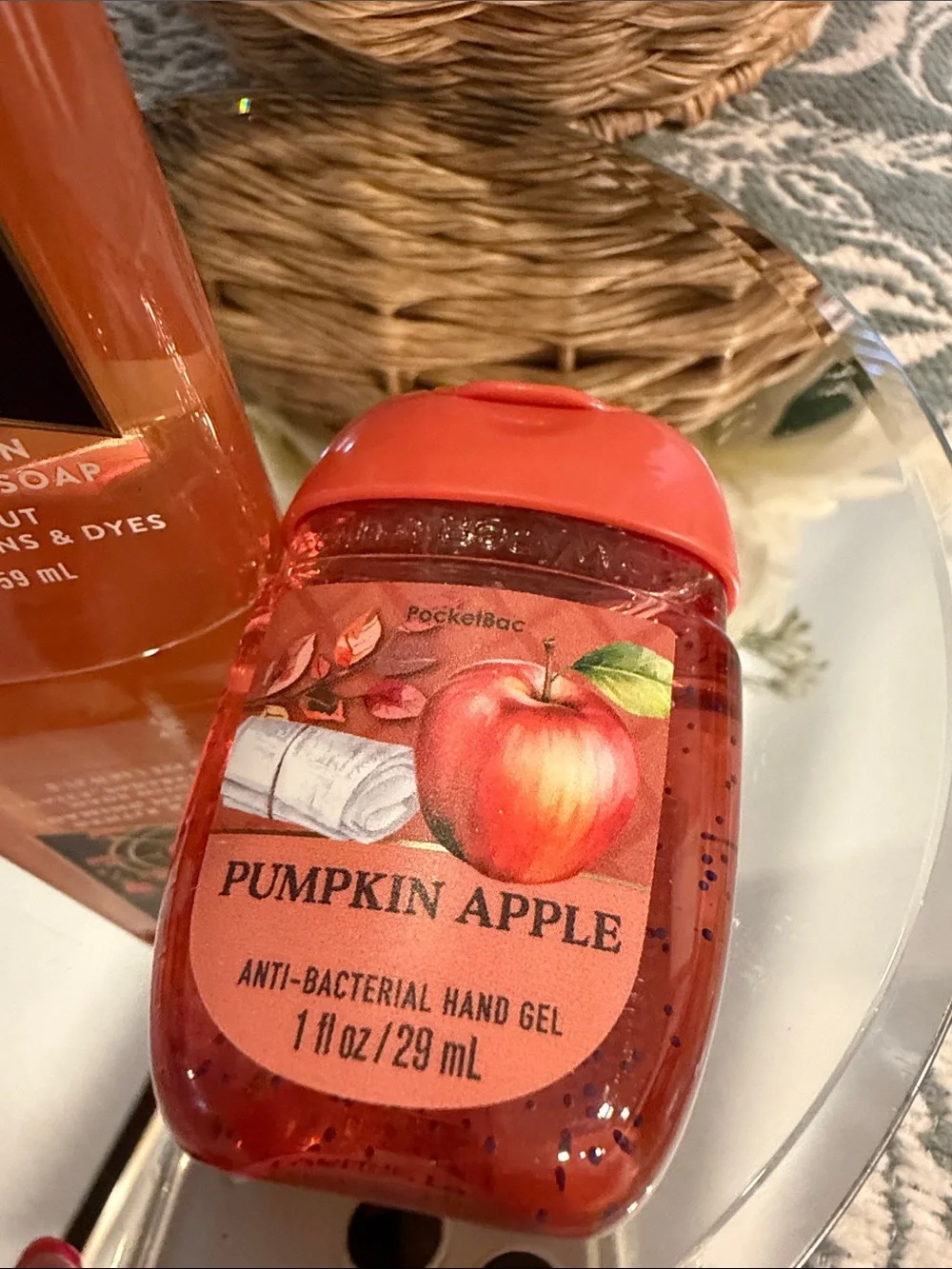 Bath & Body Works Pumpkin Carving Foaming Hand Soap + 1 handsanitizer